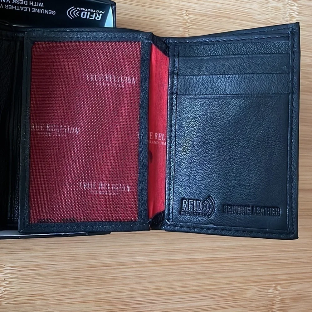 Brand New True Religion Genuine Leather Black Men’s Kincaid Wallet w/ Desk Valet